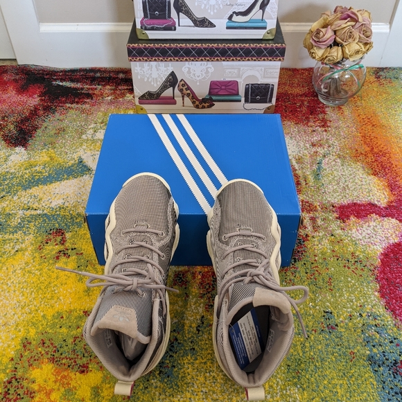 Adidas shoe - Picture 5 of 7